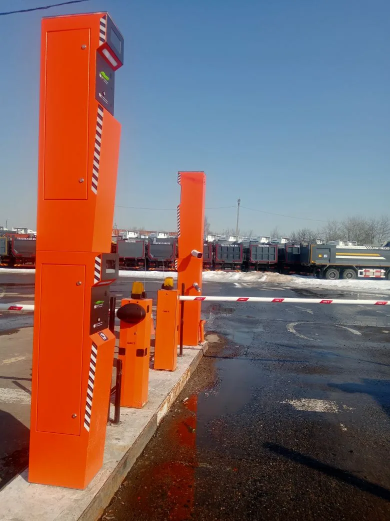 совмещенный вьезд и выезд